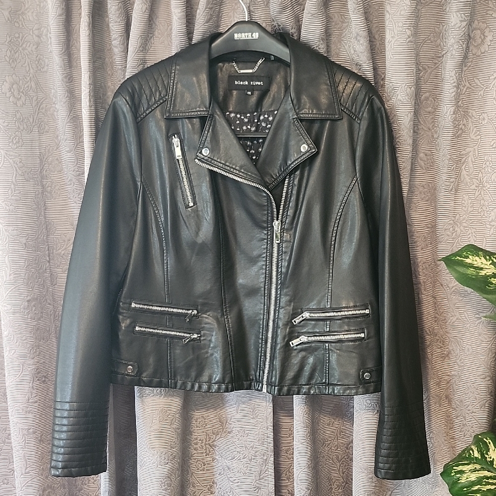 Black Rivet Women's Zippered Black Leather Jacket